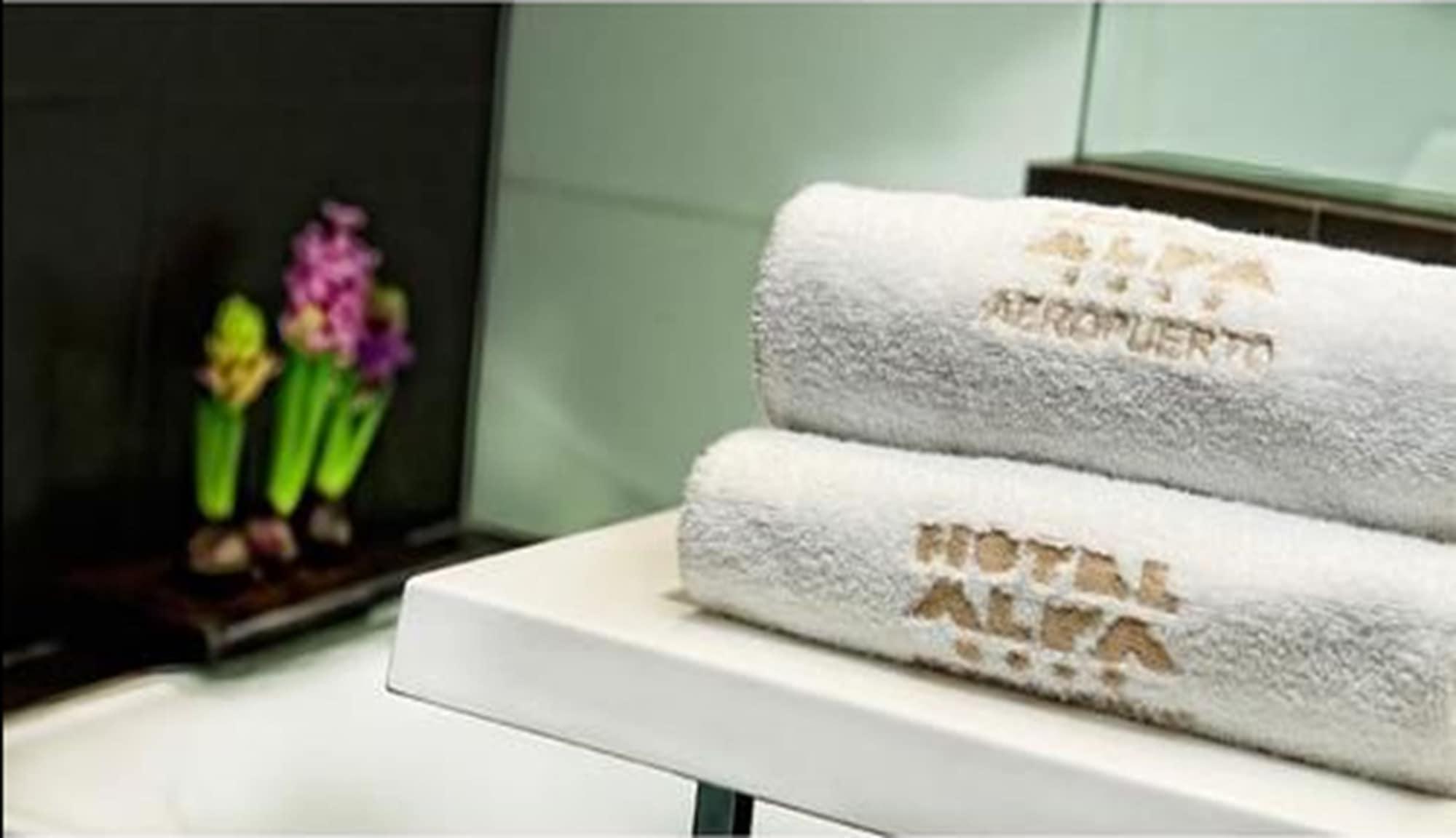 เบสต์ เวสเทิร์น พลัส โฮเต็ล อัลฟา แอโรปวยร์โต Hotel เอลปรัตเดยูเบรกัต ภายนอก รูปภาพ