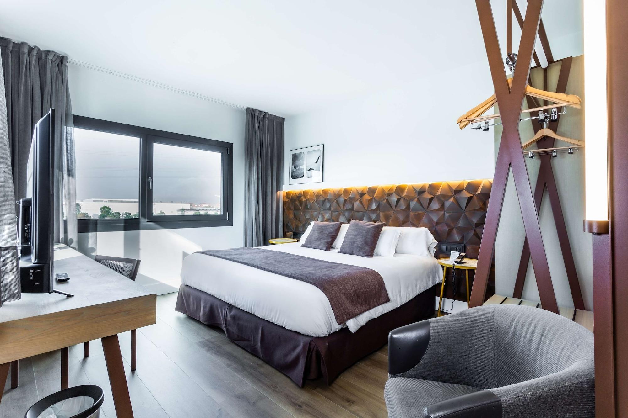 เบสต์ เวสเทิร์น พลัส โฮเต็ล อัลฟา แอโรปวยร์โต Hotel เอลปรัตเดยูเบรกัต ภายนอก รูปภาพ