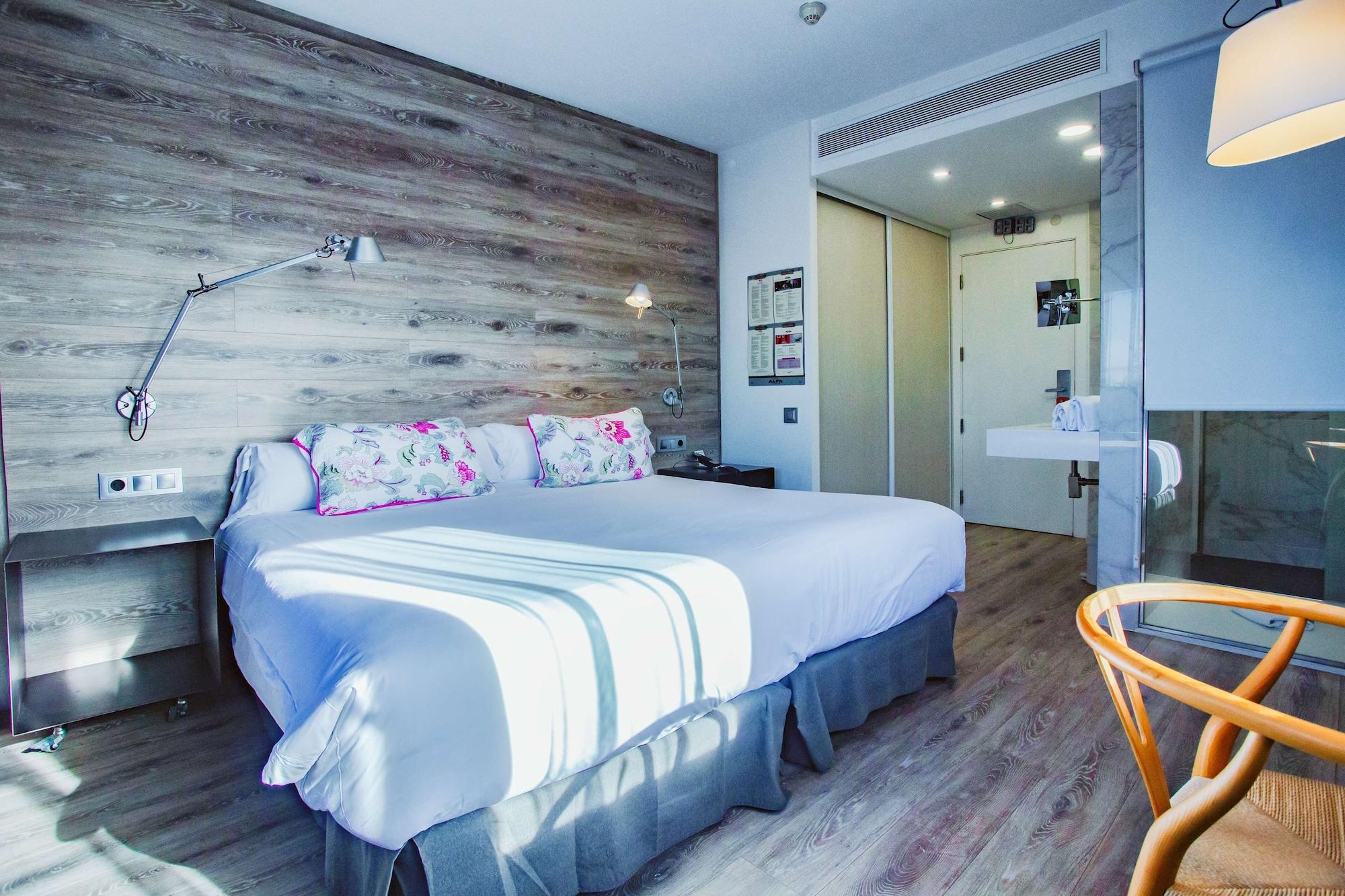 เบสต์ เวสเทิร์น พลัส โฮเต็ล อัลฟา แอโรปวยร์โต Hotel เอลปรัตเดยูเบรกัต ภายนอก รูปภาพ